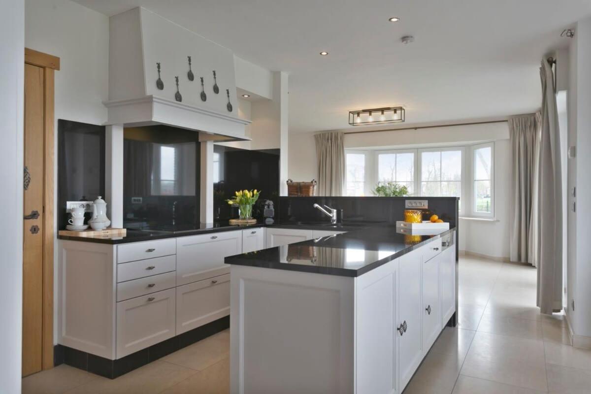 Huswell - Family House With A Beautiful View In Damme Villa Brugge Buitenkant foto